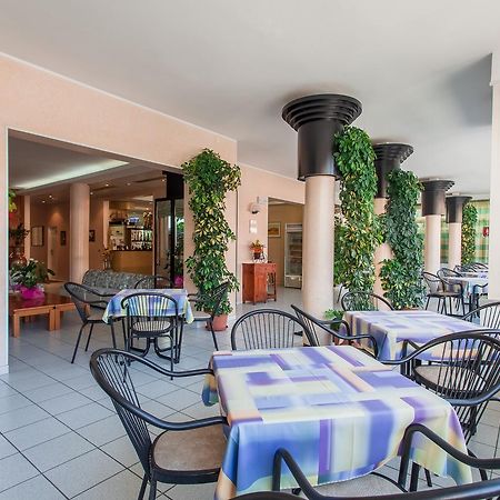 Hotel Benvenuti กัตเตโออามาเร ภายนอก รูปภาพ