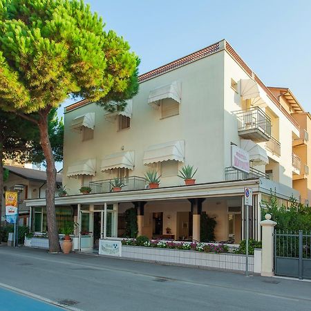 Hotel Benvenuti กัตเตโออามาเร ภายนอก รูปภาพ