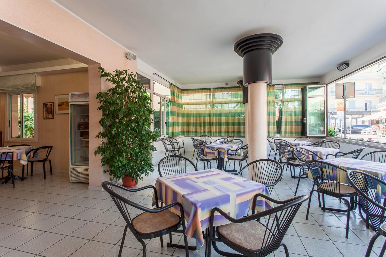 Hotel Benvenuti กัตเตโออามาเร ภายนอก รูปภาพ