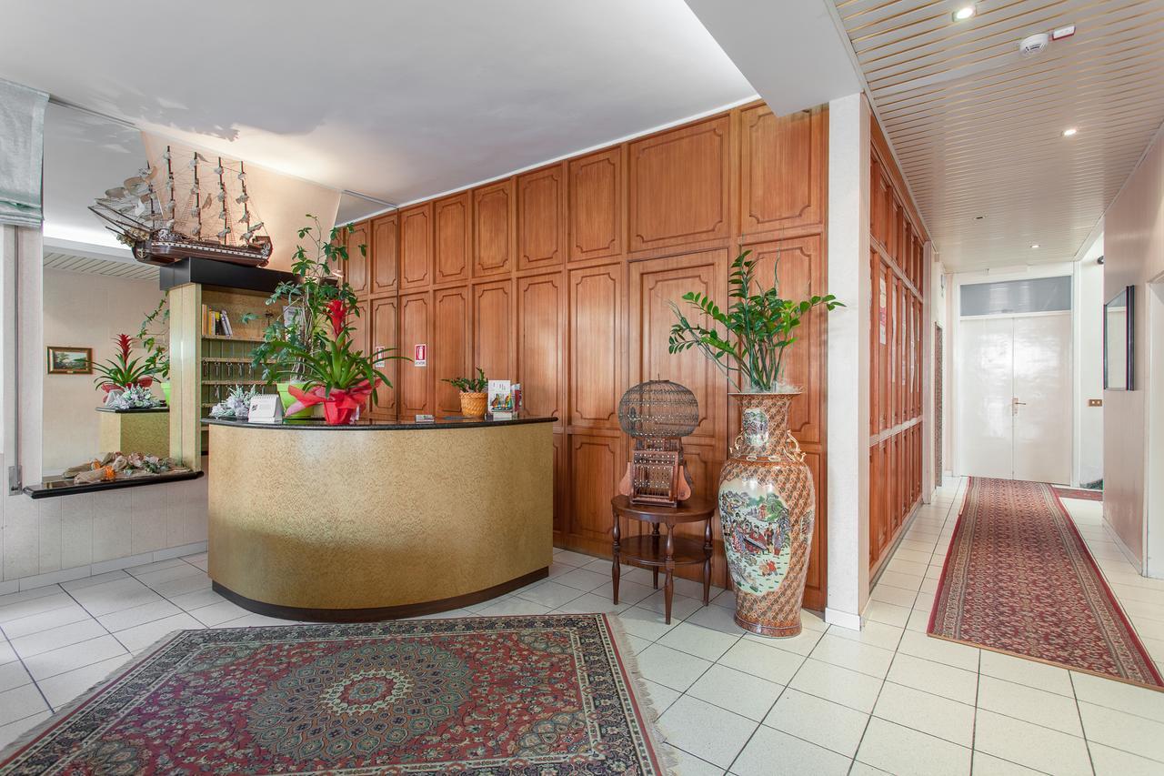 Hotel Benvenuti กัตเตโออามาเร ภายนอก รูปภาพ