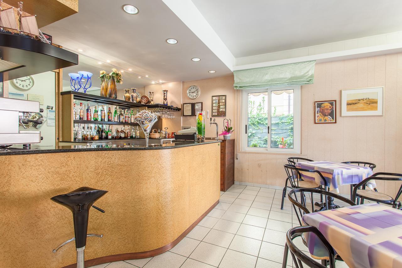 Hotel Benvenuti กัตเตโออามาเร ภายนอก รูปภาพ