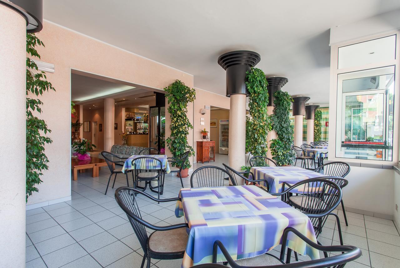 Hotel Benvenuti กัตเตโออามาเร ภายนอก รูปภาพ