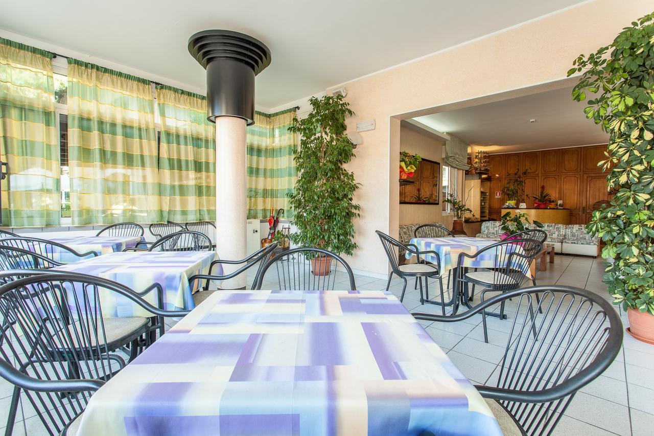 Hotel Benvenuti กัตเตโออามาเร ภายนอก รูปภาพ
