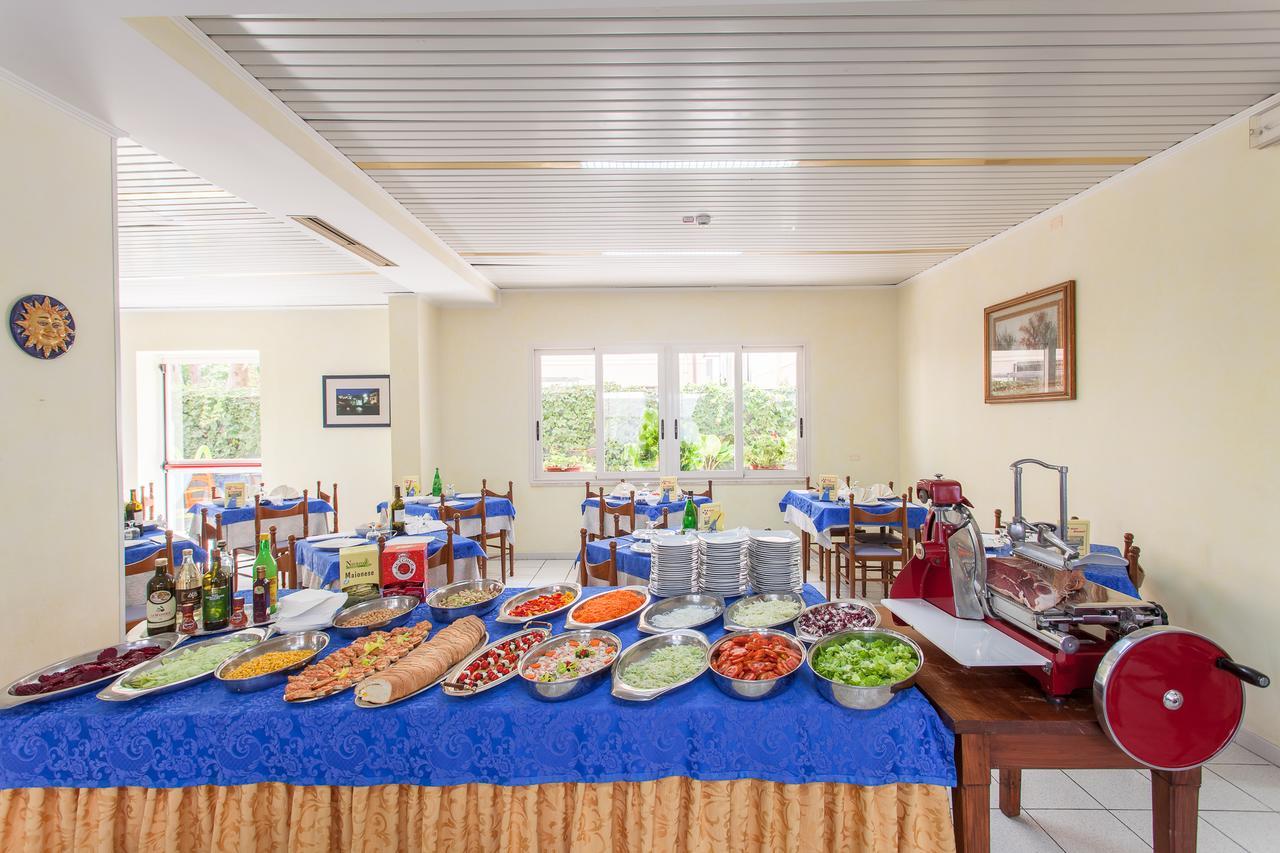 Hotel Benvenuti กัตเตโออามาเร ภายนอก รูปภาพ