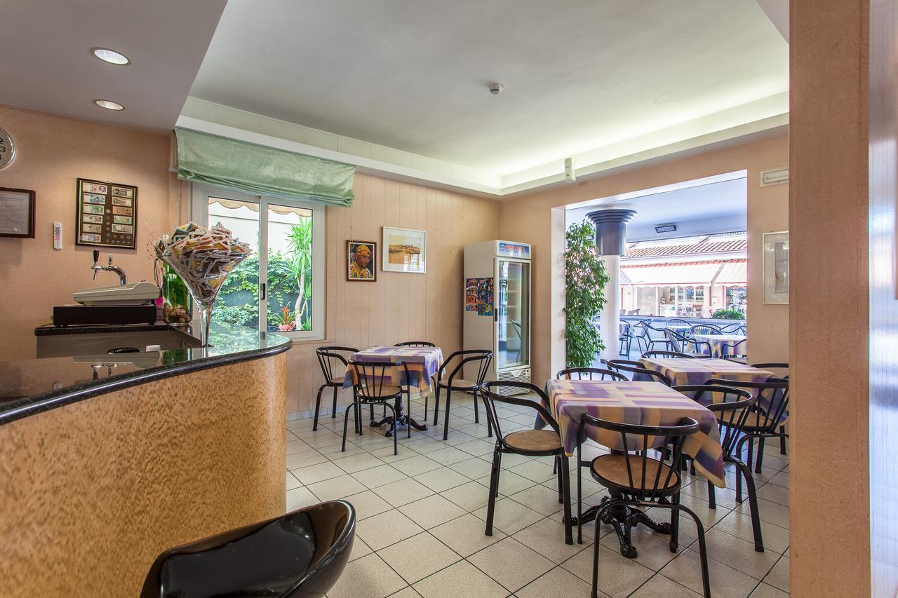 Hotel Benvenuti กัตเตโออามาเร ภายนอก รูปภาพ